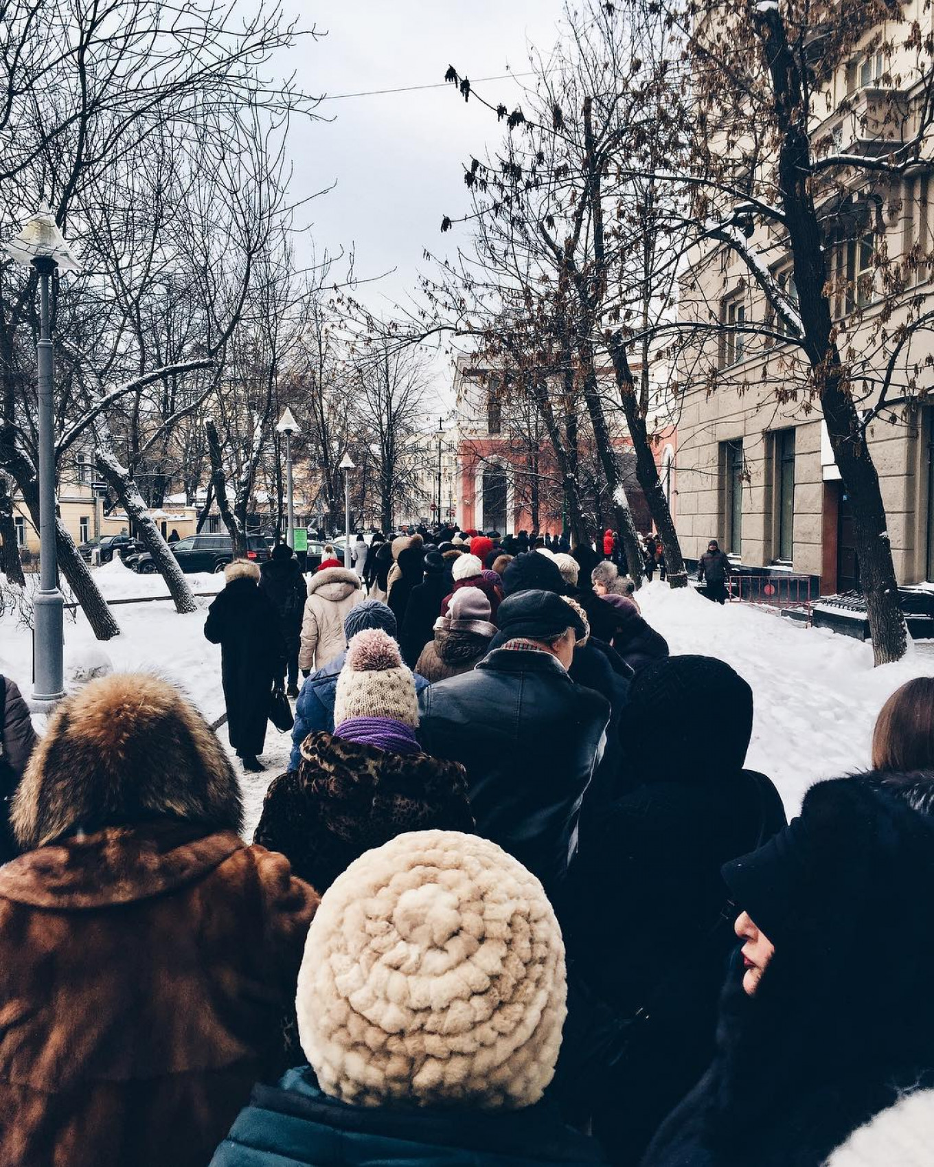 
					Lining up outside the Tretyakov Gallery. Dec. 15, 2016					 					Anton Gorodetsky / Instagram				