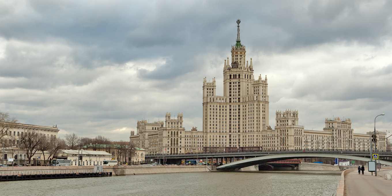 
					The Kotelnicheskaya Naberezhnaya skyscraper.					 					wikicommons				