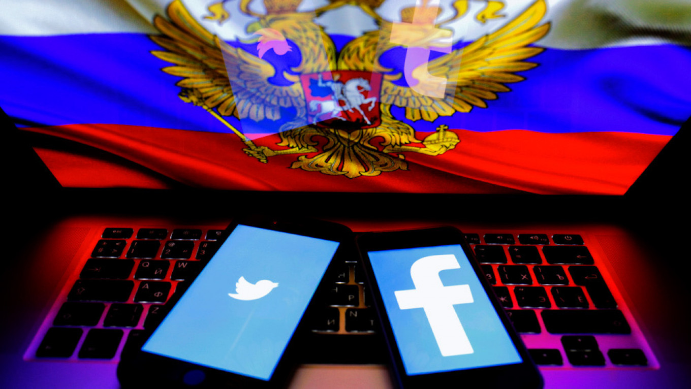 Russia to Fine Social Media Giants For Keeping Up Pro-Navalny Videos – The Moscow Times