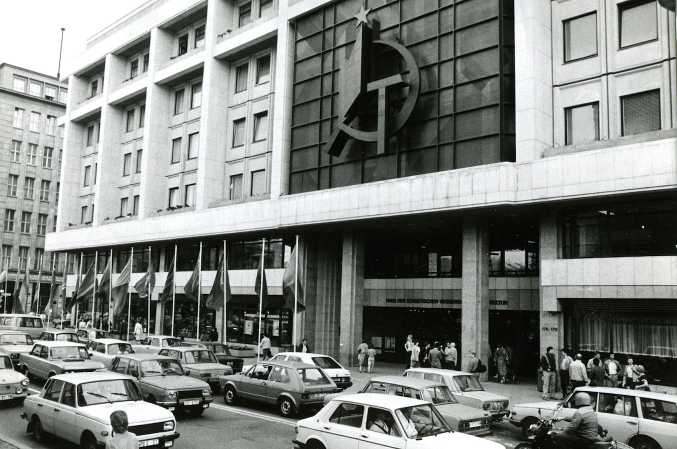 
					The House of Soviet Science and Culture (the present-day Russian House) in Berlin in 1984.					 					wikimapia.org				