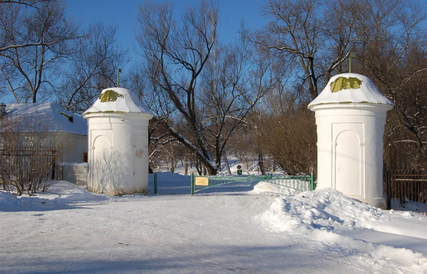 
										 					Yasnaya Polyana				