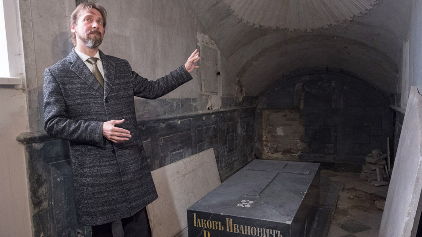 Tomb of Figure Behind Russian Serfs’ Emancipation Discovered in St. Petersburg