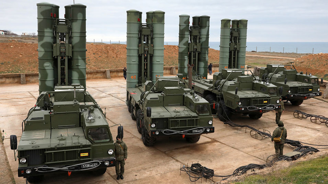 russia-delivers-another-battery-of-s-400-missile-defenses-to-turkey