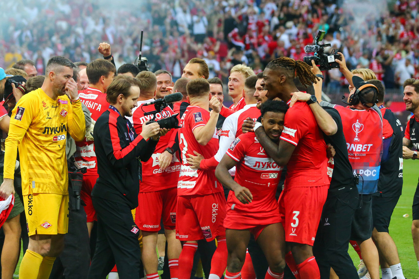 
					FC Spartak players celebrate their victory in the 2025-26 Russian Football Cup superfinal match against FC Krasnodar.					 					Sergei Vedyashkin / Moskva News Agency				