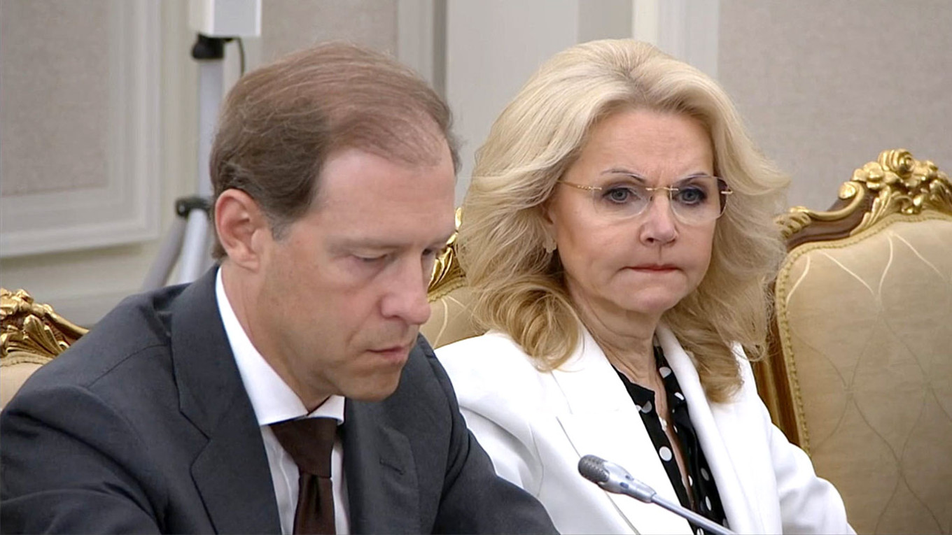 
					A meeting of deputy prime ministers at the Russian White House on June 26.					 					Screenshot of the broadcast				