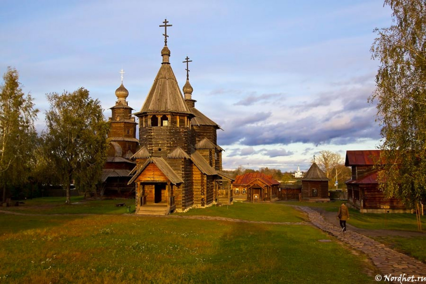 
					The Museum of Wooden Architecture is one of Suzdal's chief attractions.					 					NORDHOT.RU				