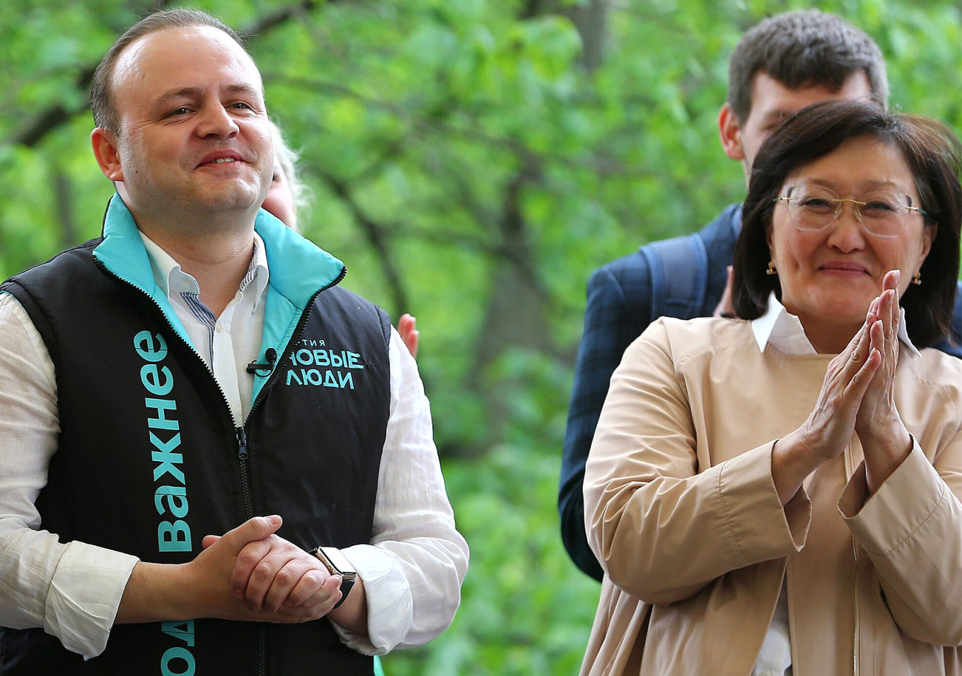 
					Vladislav Davankov, Moscow mayoral candidate and first deputy head of the New People party, and Sardana Avksentyeva, deputy head of the party.					 					Sergei Vedyashkin / Moskva News Agency				