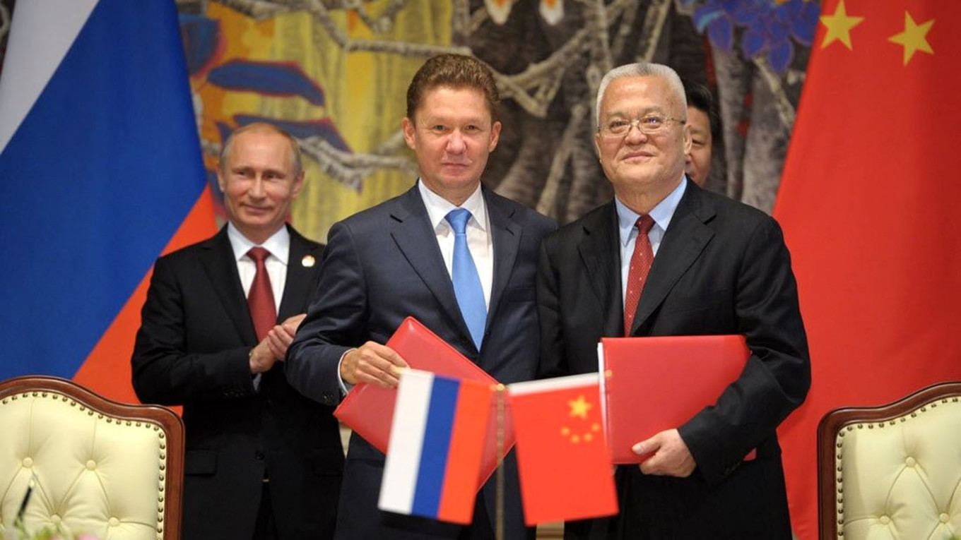 
					President Vladimir Putin, Gazprom CEO Alexei Miller, China National Petroleum Corporation (CNPC) chairman Zhou Jiping and Chinese President Xi Jinping (L-R) at the signing of joint documents in 2014.					 					kremlin.ru				