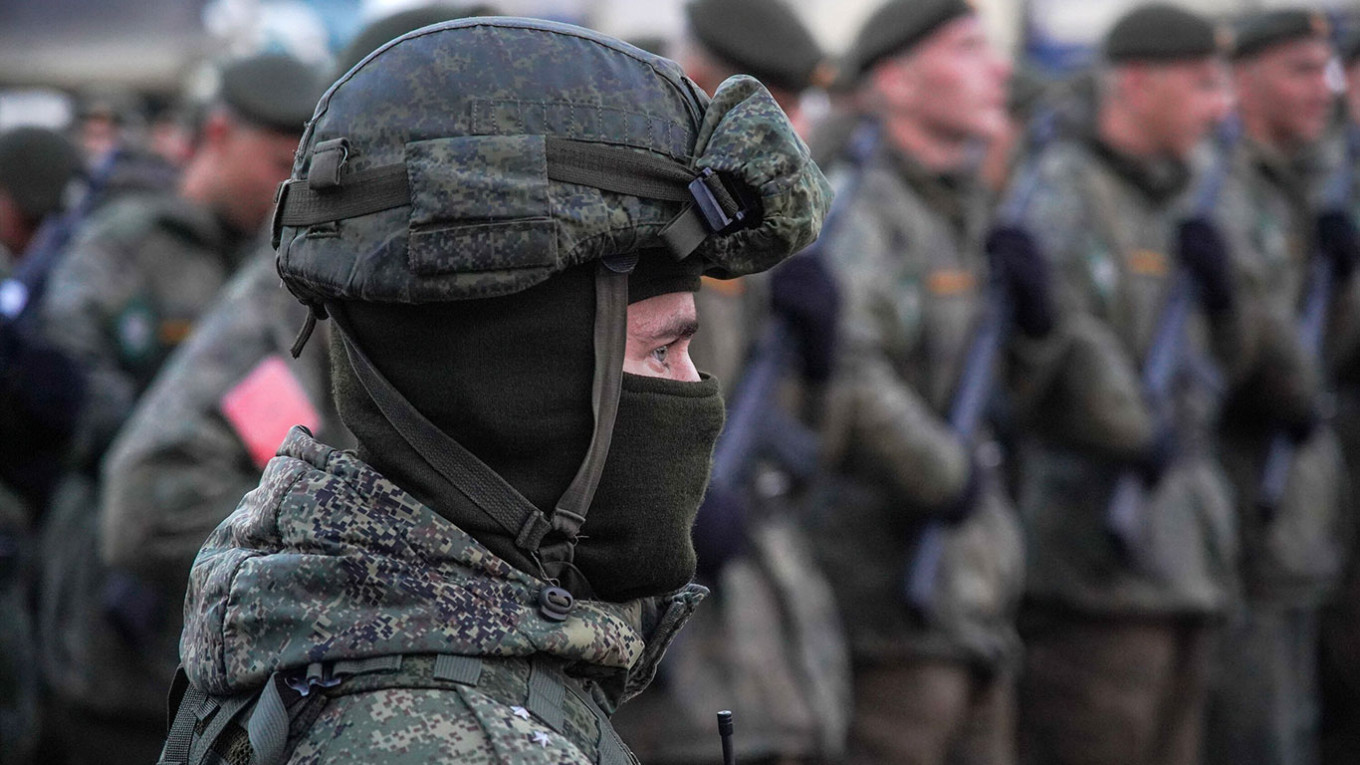 Russian Lawmakers Scrap Upper Age Limit for Military Service - The Moscow  Times