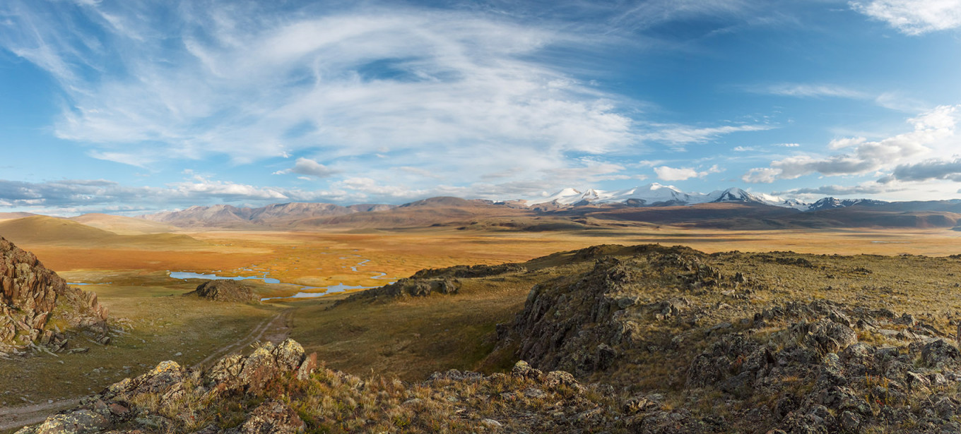
					The Ukok Plateau in the republic of Altai.					 					Tinarova (CC BY-SA 4.0)				