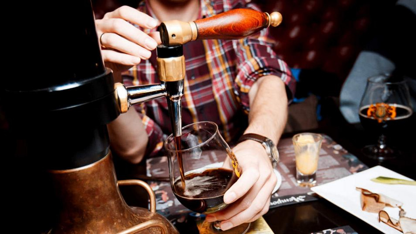 8 of St. Petersburg's Best World Cup Bars