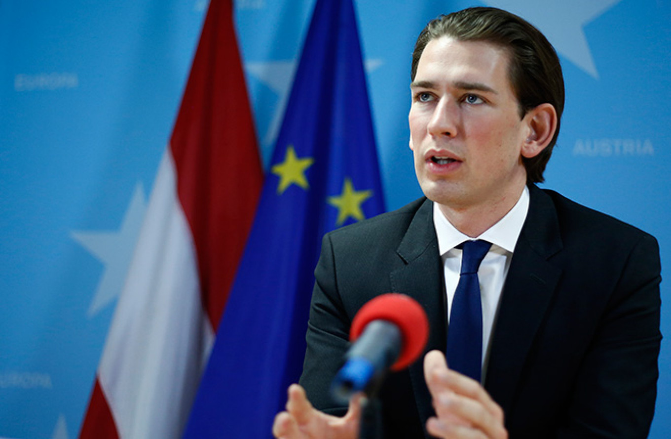 Austrian Foreign Minister Calls to Gradually Lift Russia Sanctions