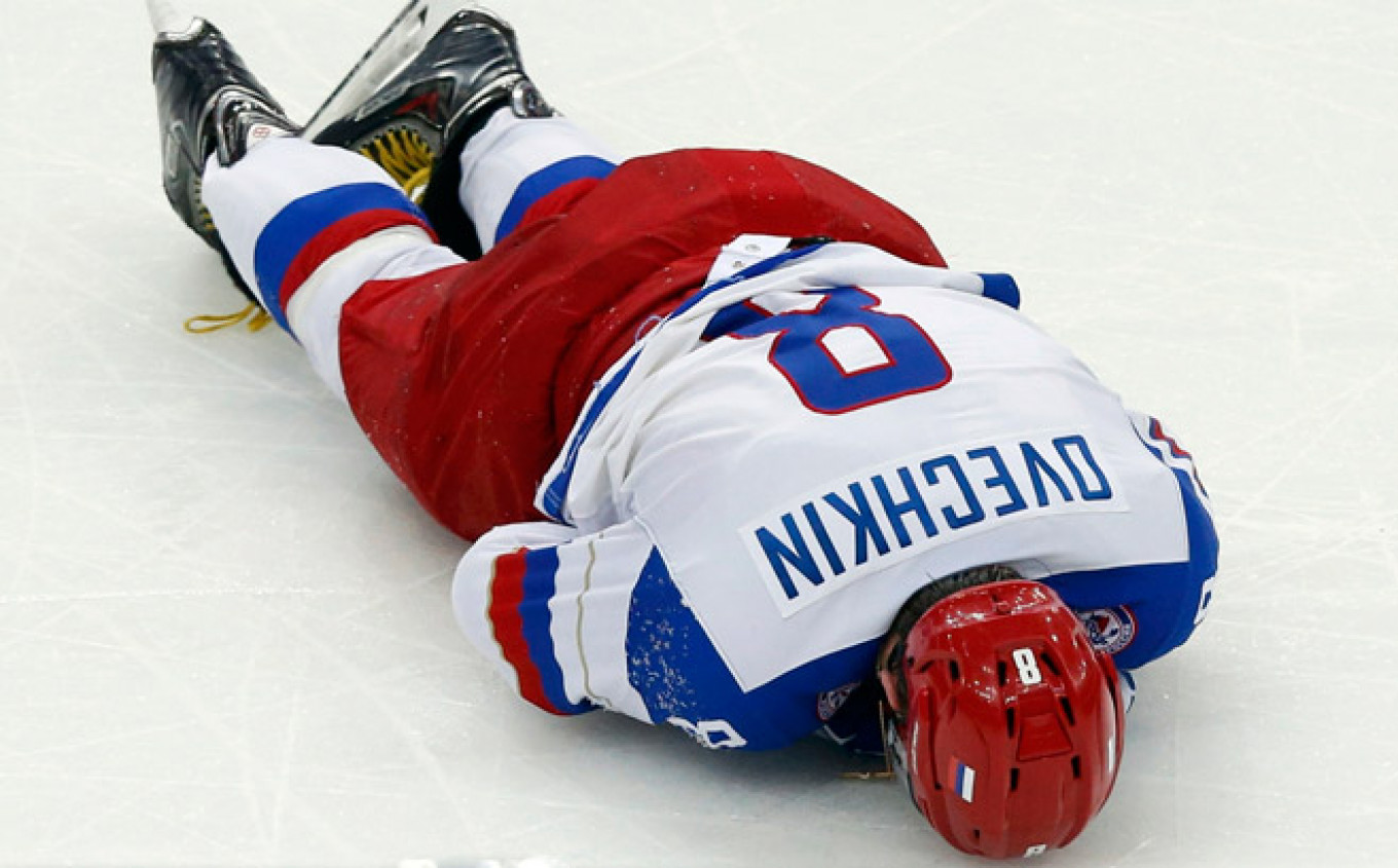 Ovechkin Sustains Leg Injury at Hockey Worlds