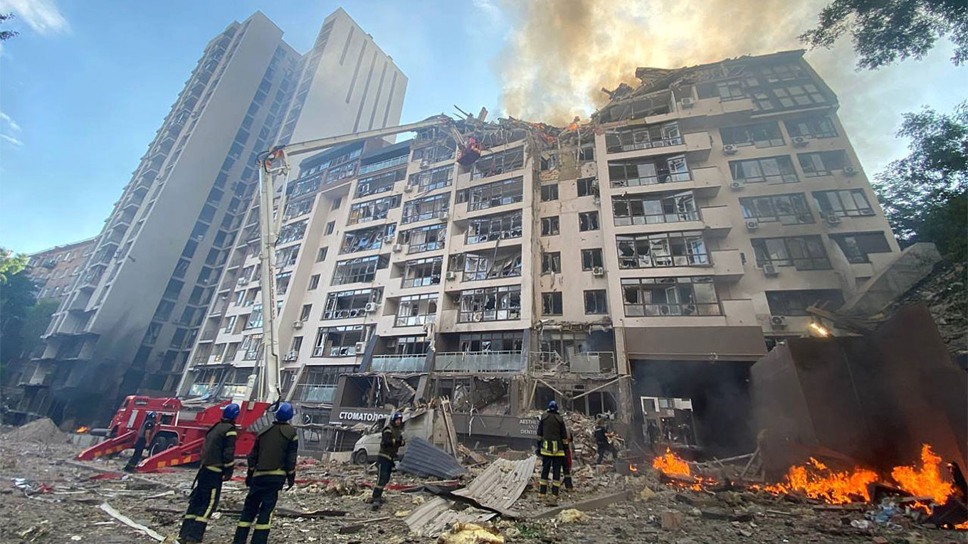 Russia Strikes Hit Kyiv Residential Building – Mayor - The Moscow Times