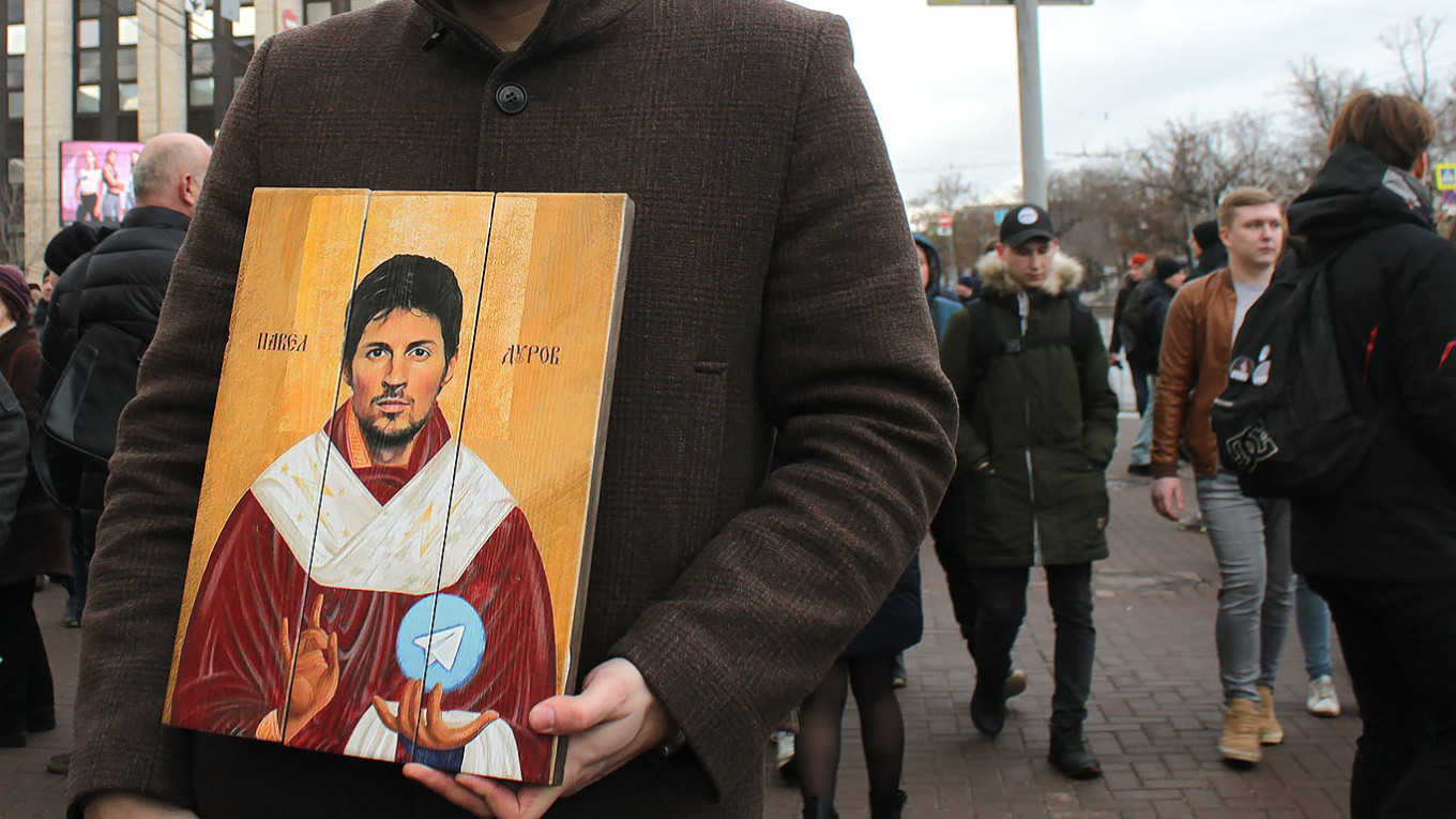 
					Rally against the isolation of Runet in Moscow in 2019.					 					DonSimon				