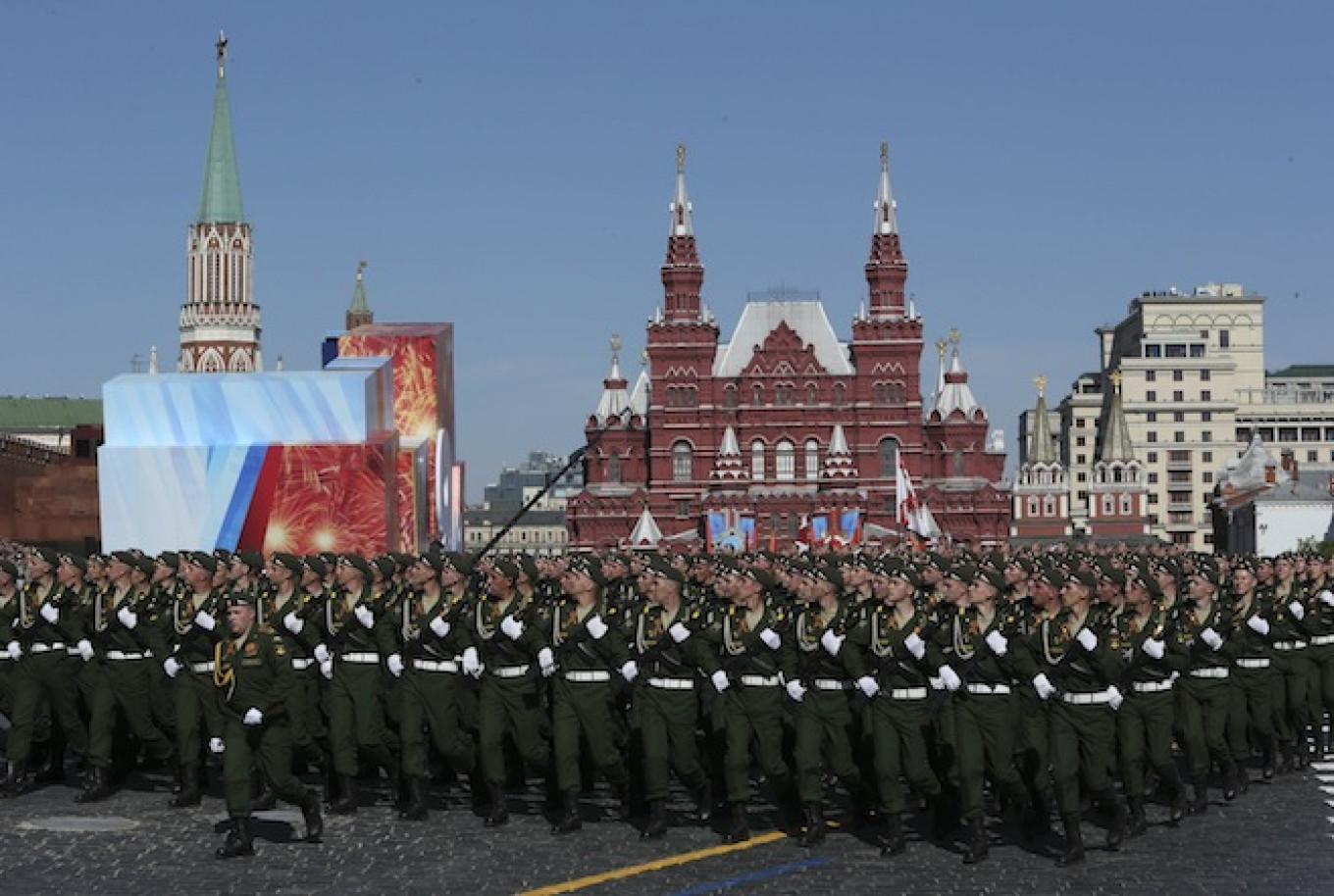 Russia Stages Largest Victory Day Celebrations in 20 Years