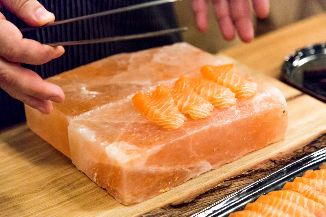 
					Salmon sashimi					 									