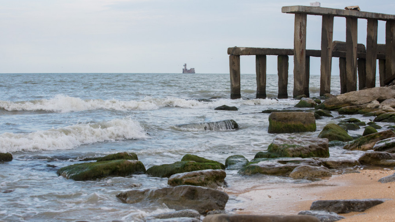 Scientists Sound The Alarm Over Fast Shrinking Caspian Sea The Moscow Times