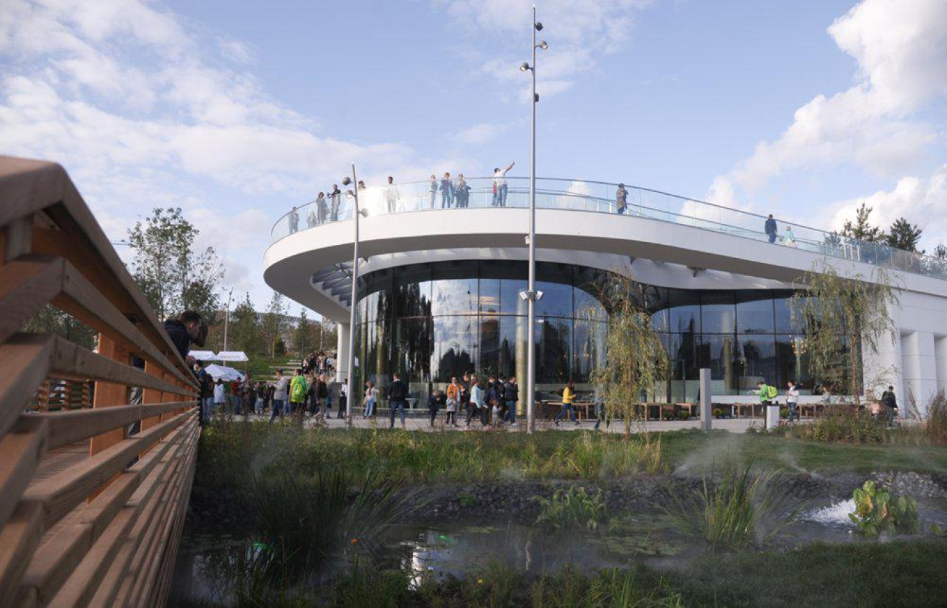 New NonInvasive Method for Painting Restoration Developed