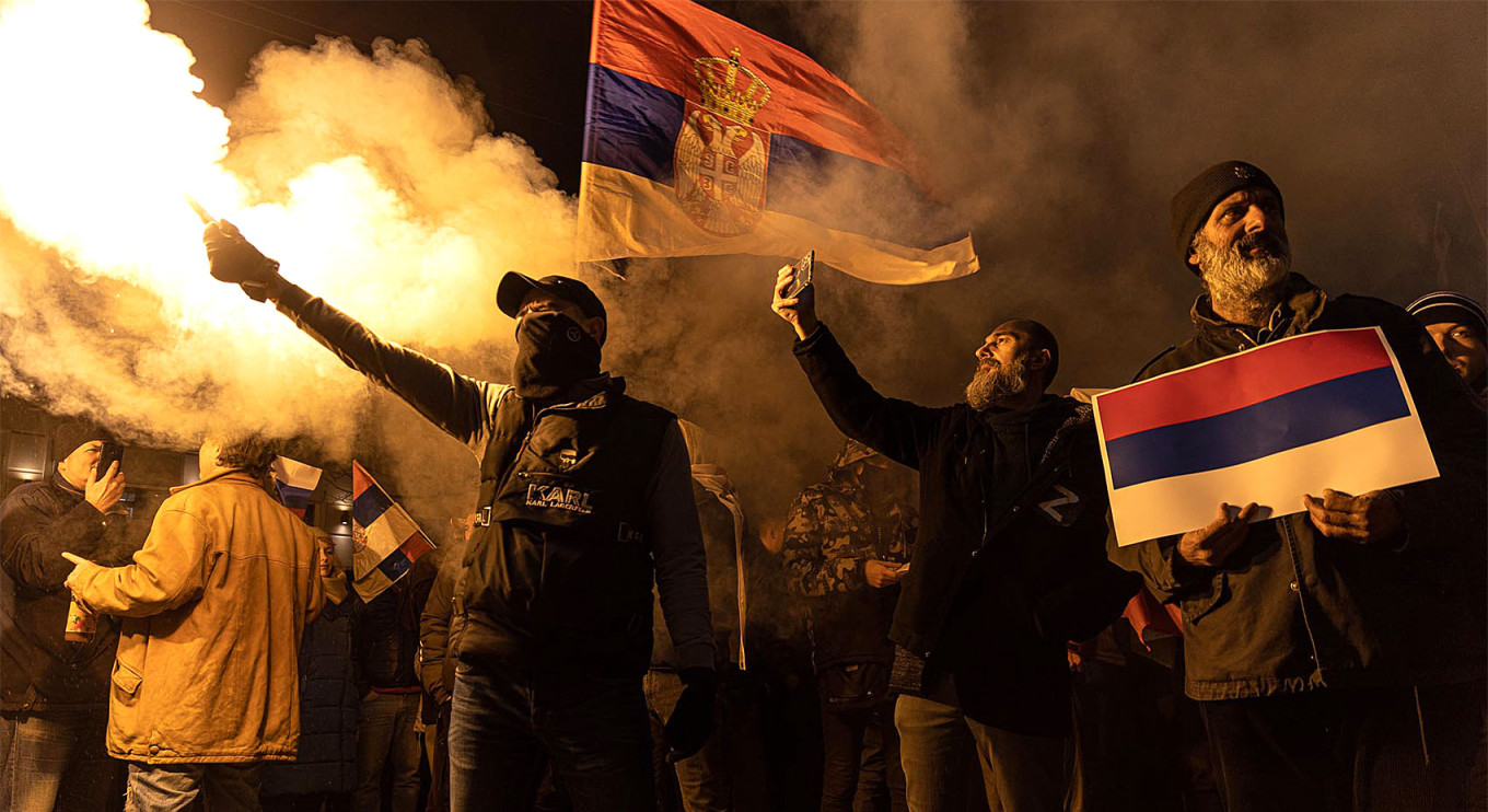 
					A pro-Russian demonstration in Belgrade.					 									