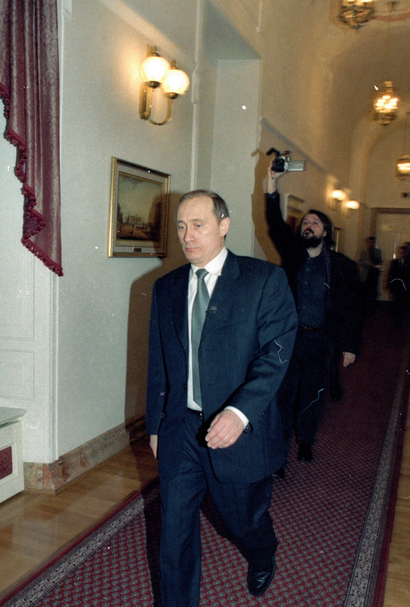 
					Mansky filming Vladmir Putin in 2000					 					Yuri Feklistov				