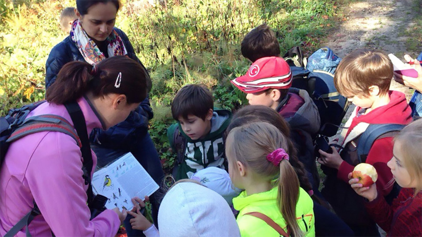 
					The birdwatching club organizes events for school children					 					V. Samotskaya				