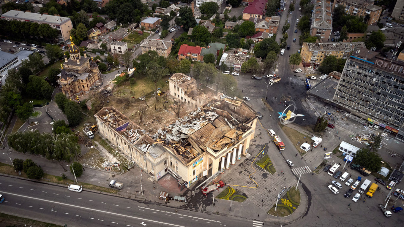 
					The square in Vinnytsia after Thursday's Russian airstrike.					 					president.gov.ua				