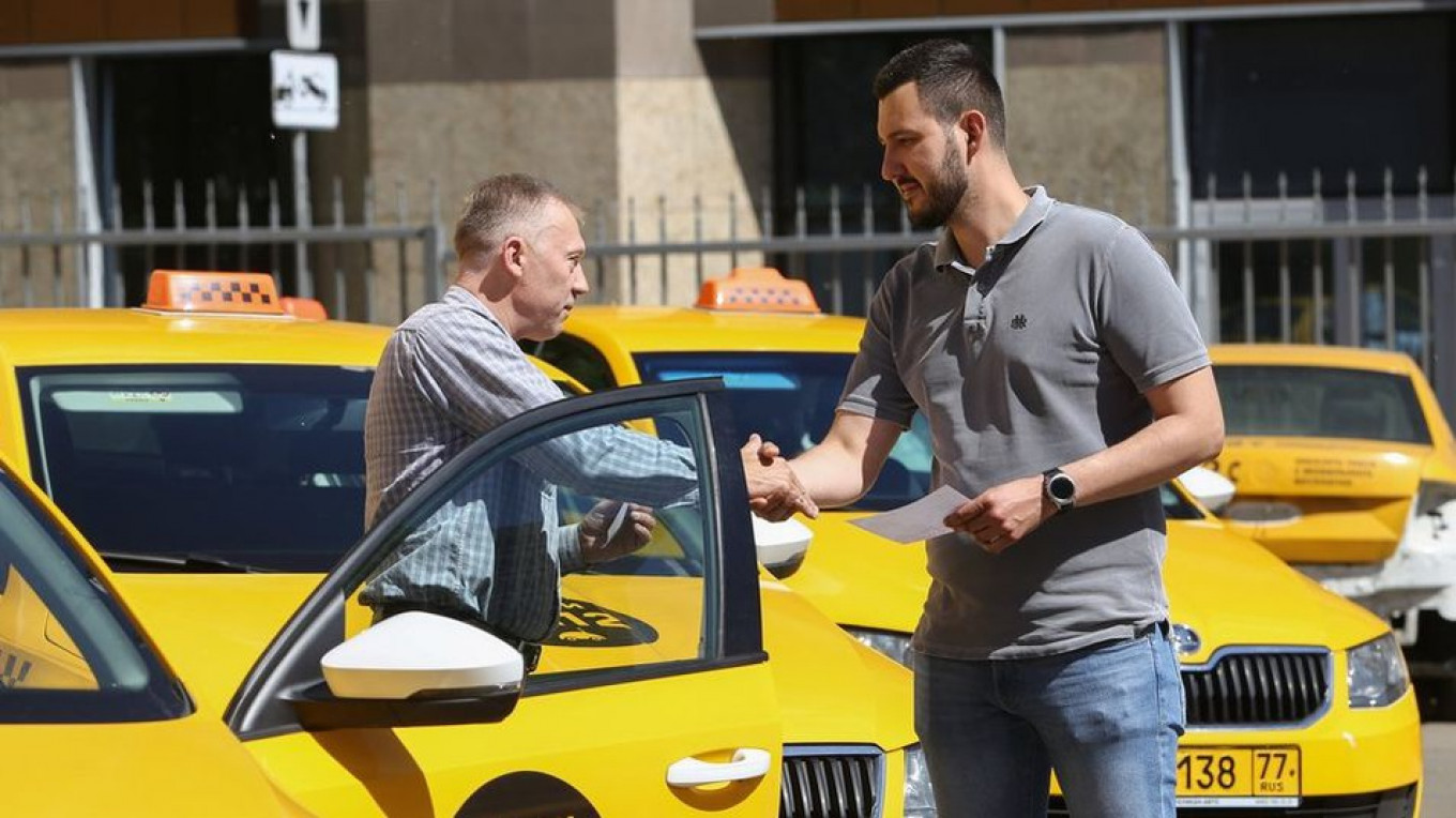 Thousands of Moscow Taxi Drivers Sanctioned for World Cup