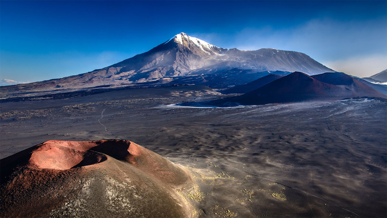 
					South side of Tolbachik volcano in Kamchatka.					 					kuhnmi (CC BY 2.0)				