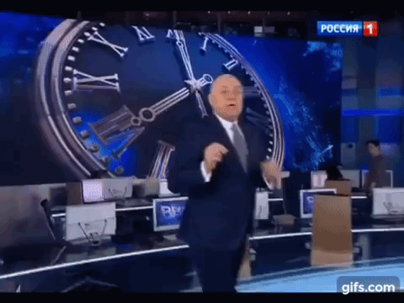 
					Dmitri Kiselyov on his show, Weekly News.					 					Rossiya 24 / YouTube				