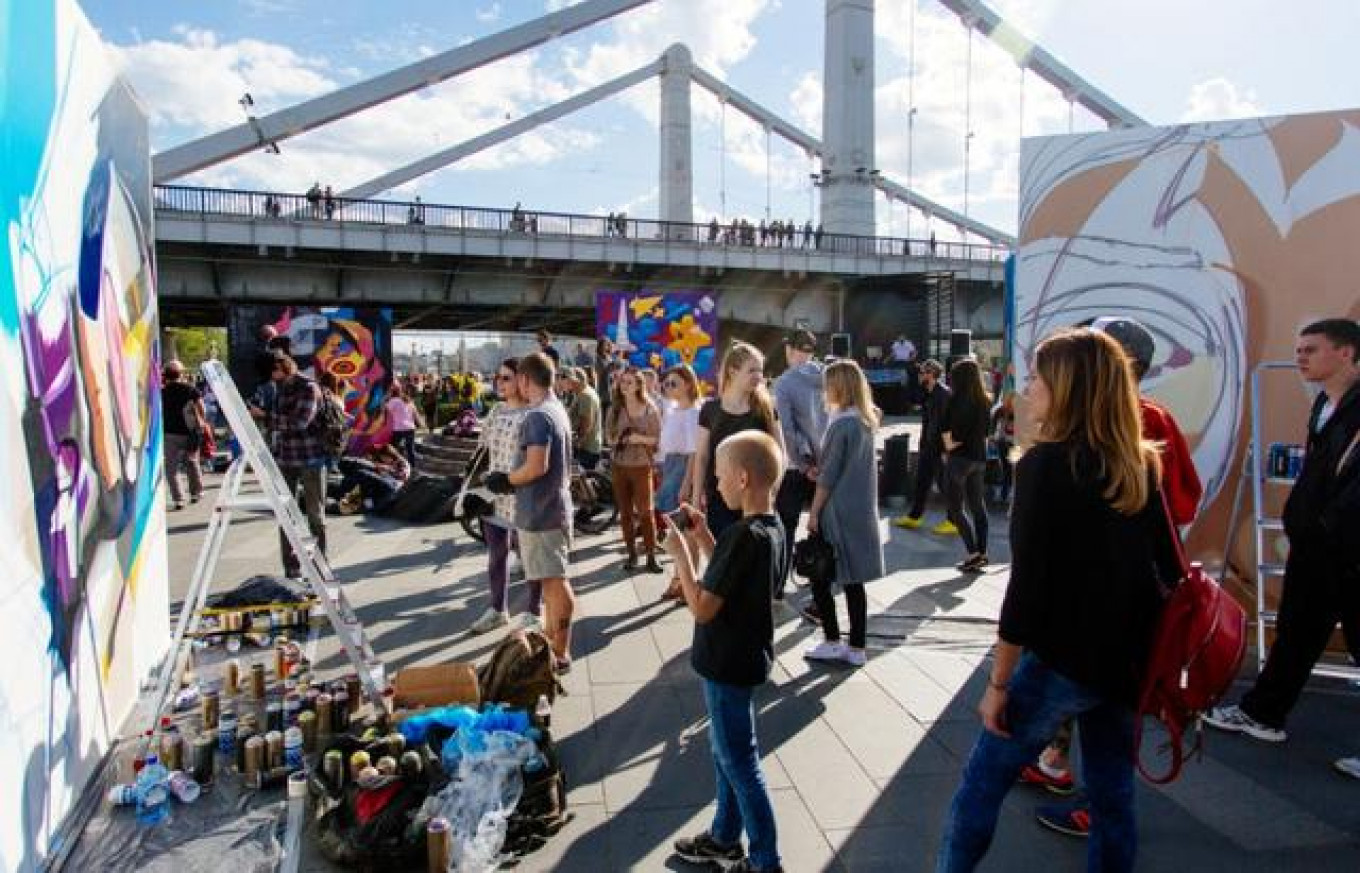 Weekend in Moscow: Markets, Art and Hopscotch