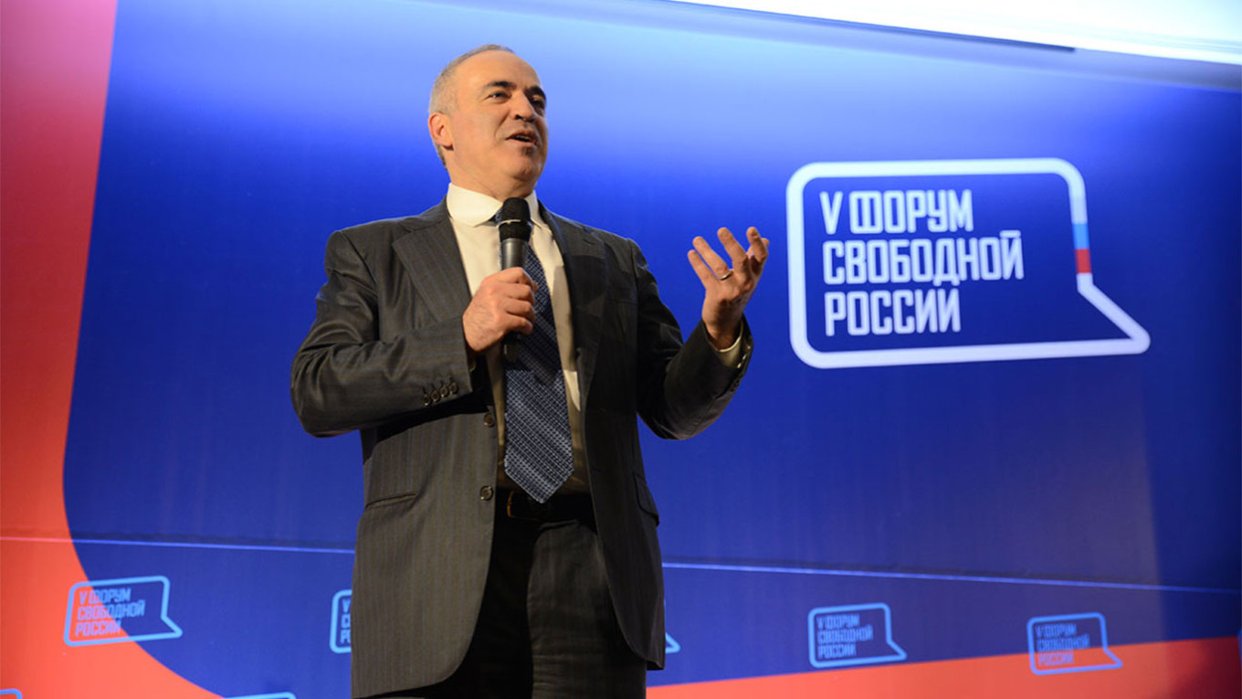 Garry Kasparov, salah satu pendiri Forum Rusia Merdeka.  Forum Rusia Bebas