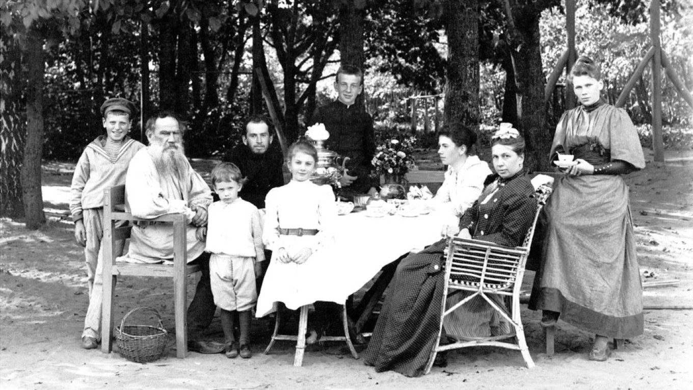 
					Leo Tolstoy with his family at the Yasnaya Polyana estate (1892).					 					Wikimedia Commons				