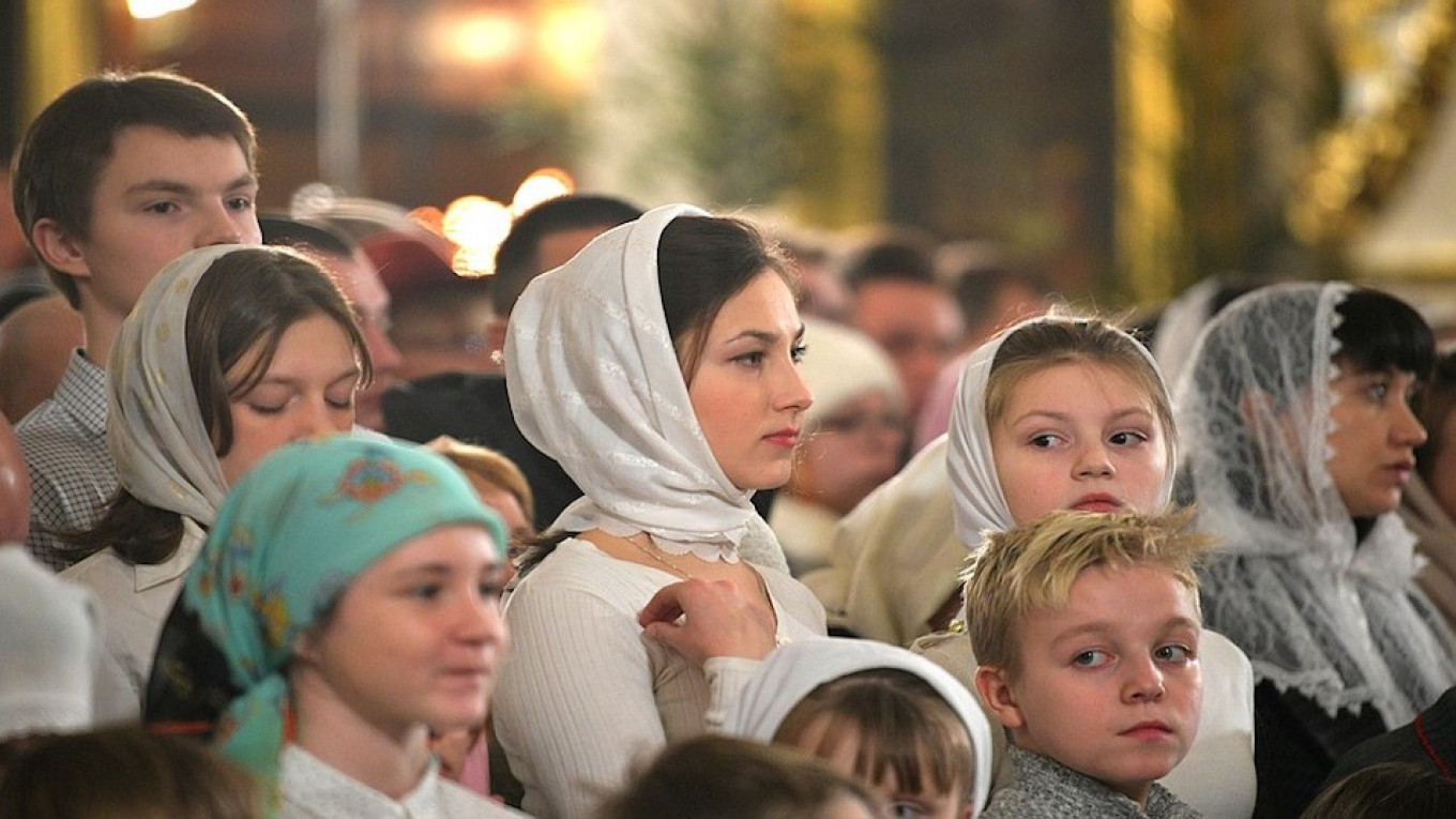 
					Worshippers at the Transfiguration Cathedral. 					 					Kremlin.ru				