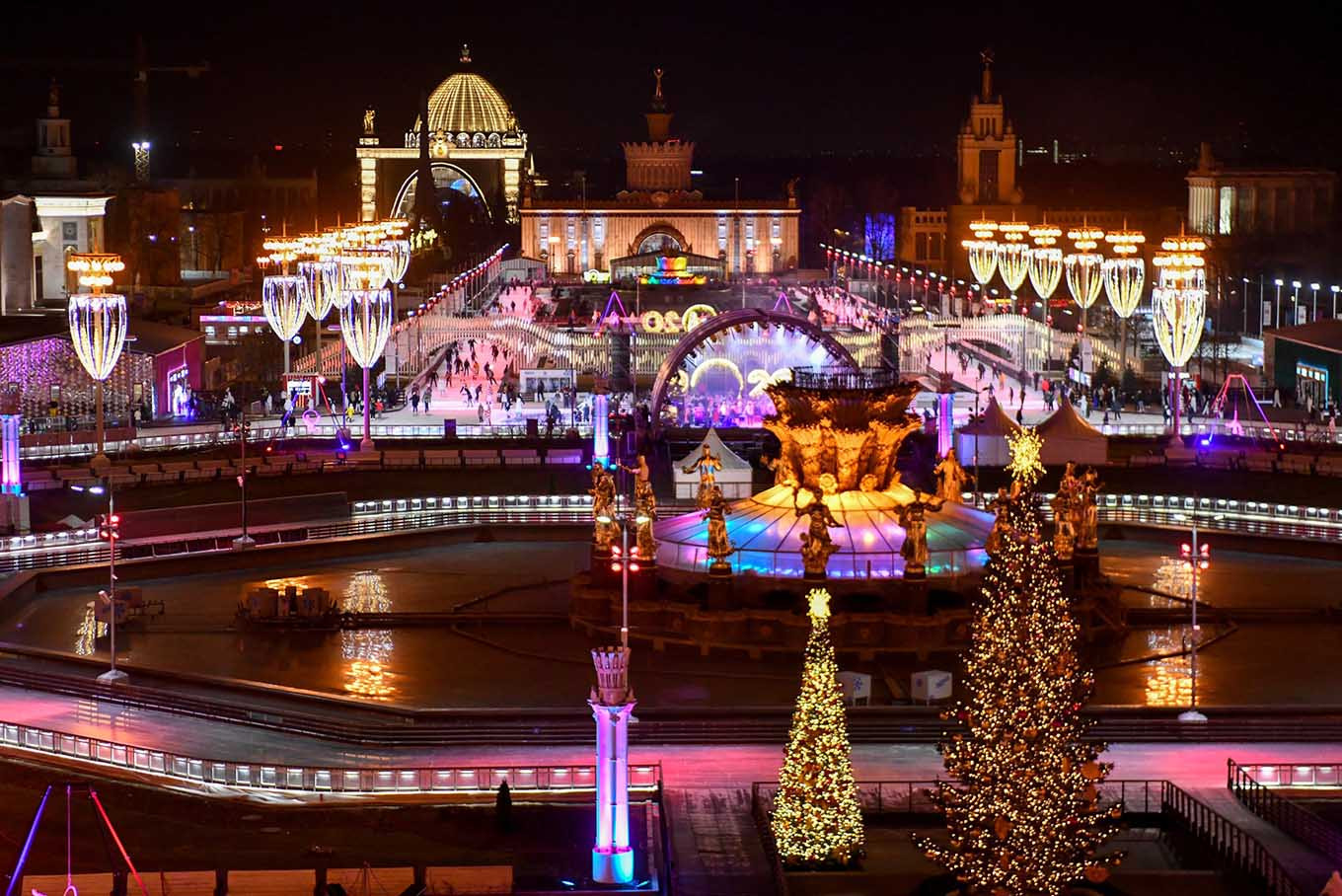 Moscow Unveils A Winter Fairytale At Europe s Largest Ice Rink The 