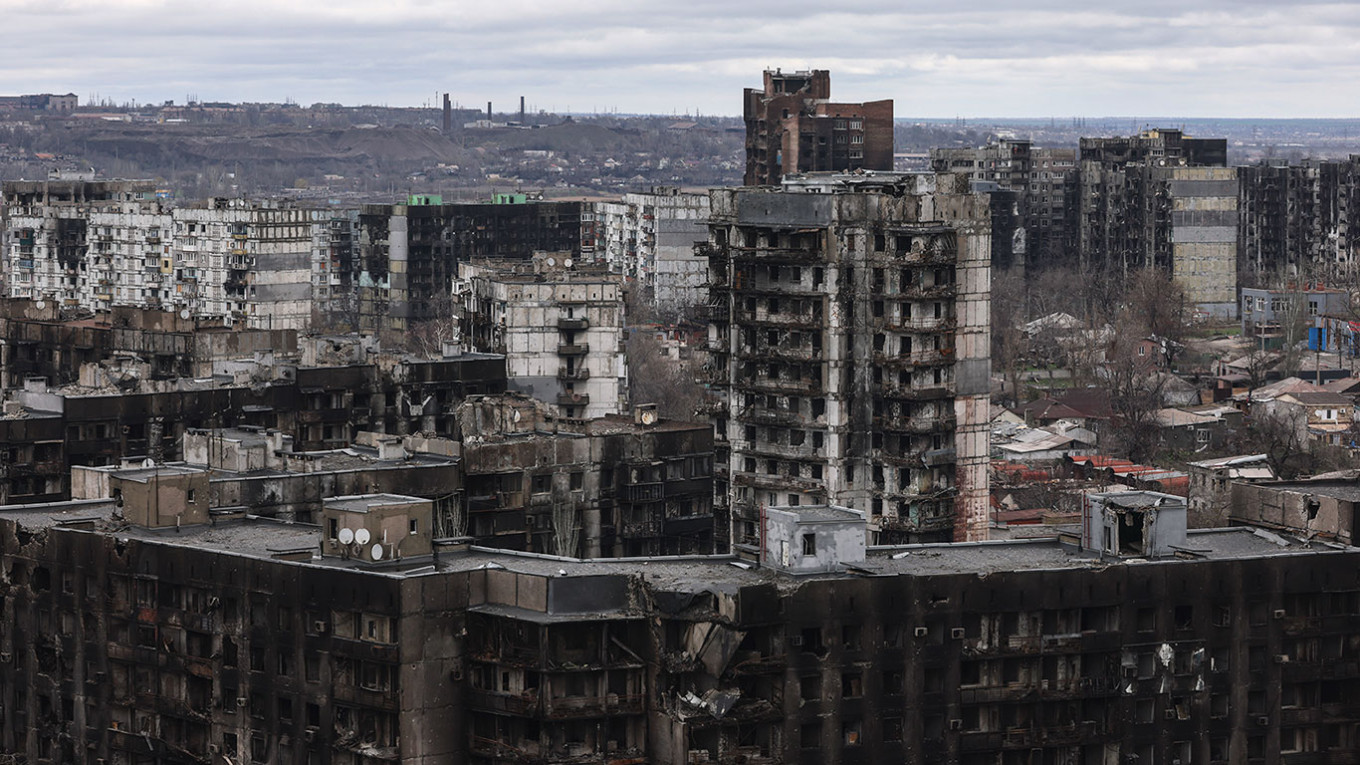 In Photos: Mariupol Destroyed as Ukrainian Defenders Cling On