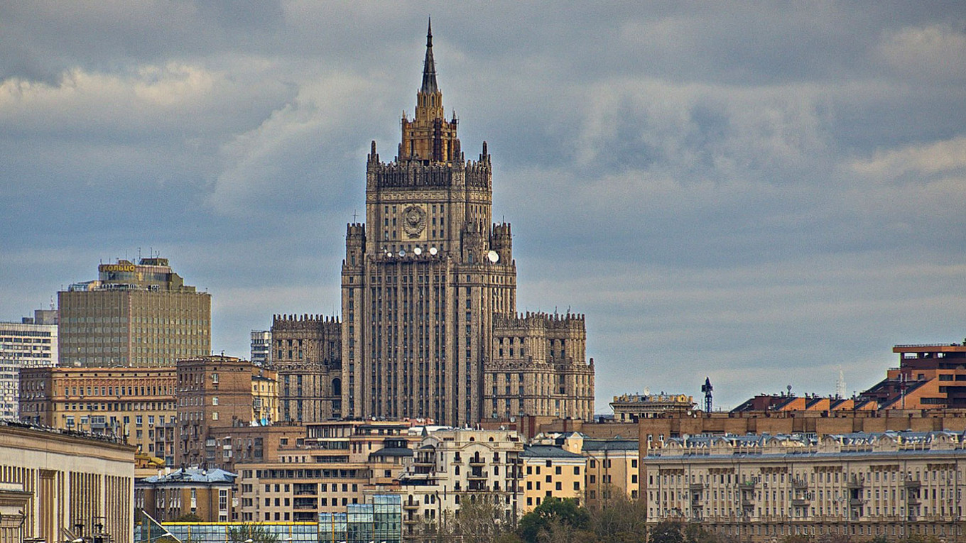 
					Ministry of Foreign Affairs of Russia building					 					Uwe Brodrecht (CC BY-SA 2.0)				