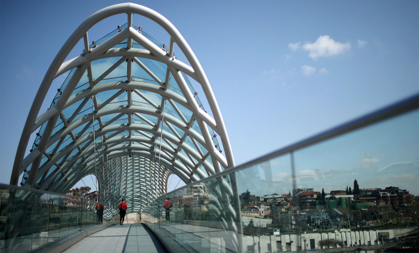 
					The Bridge of Peace in Tbilisi, Georgia.					 					David Mdzinarishvili / TASS				