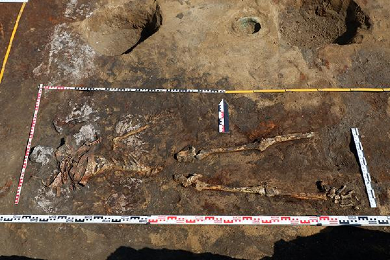 
					The four Amazon women warriors were afforded the same burial rites as their male counterparts, lead archeologist Valery Gulyayev said.					 					RAS Institute of Archeology				