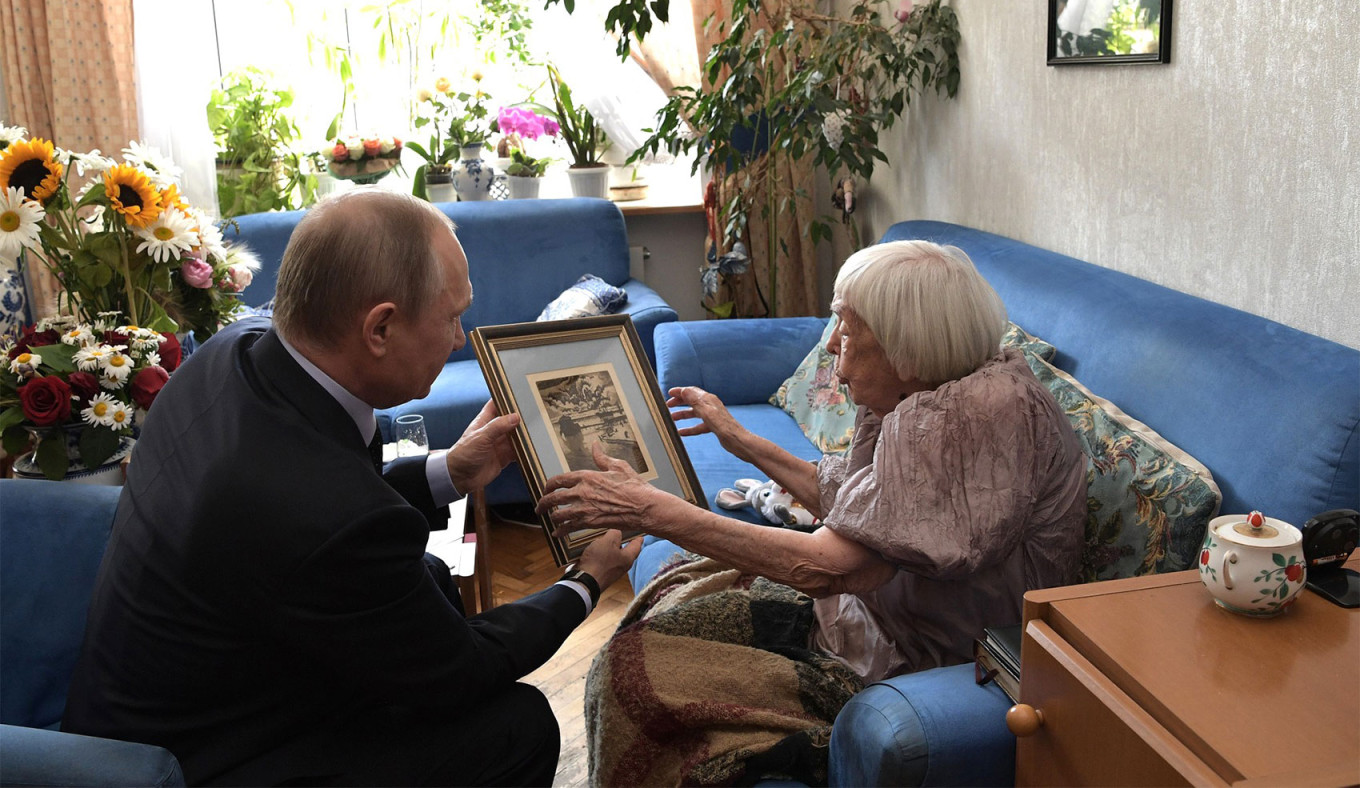 
					Vladimir Putin visits Lyudmila Alexeyeva in her Moscow flat on her 90th birthday. 					 					kremlin.ru				