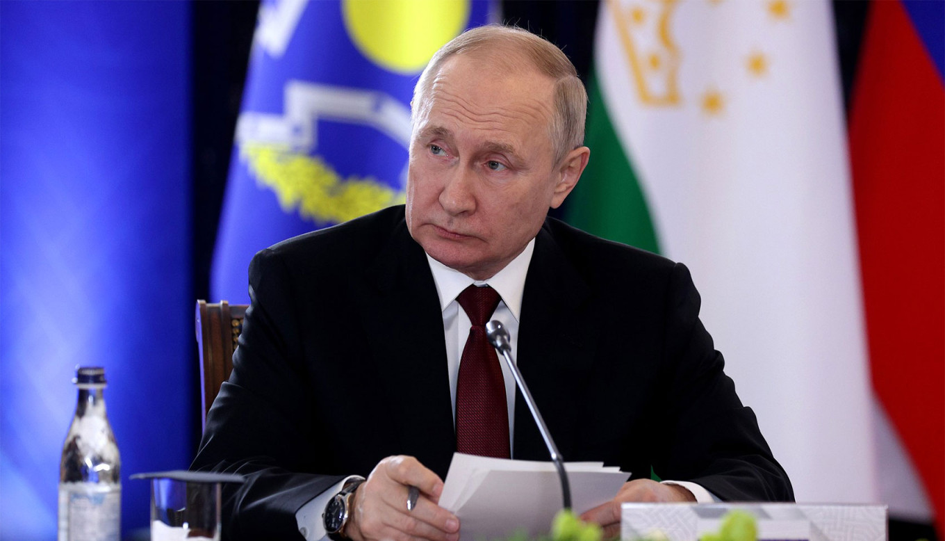 Presiden Rusia Vladimir Putin pada KTT CSTO di Yerevan pada bulan November.  kremlin.ru