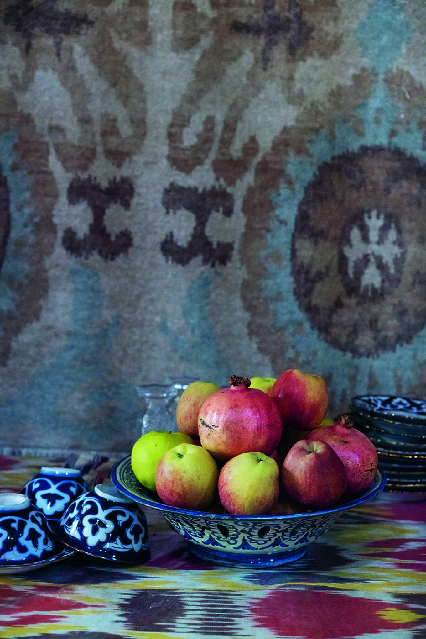 
					Ikat cloth and fruit, Margilan					 					Theodore Kaye				