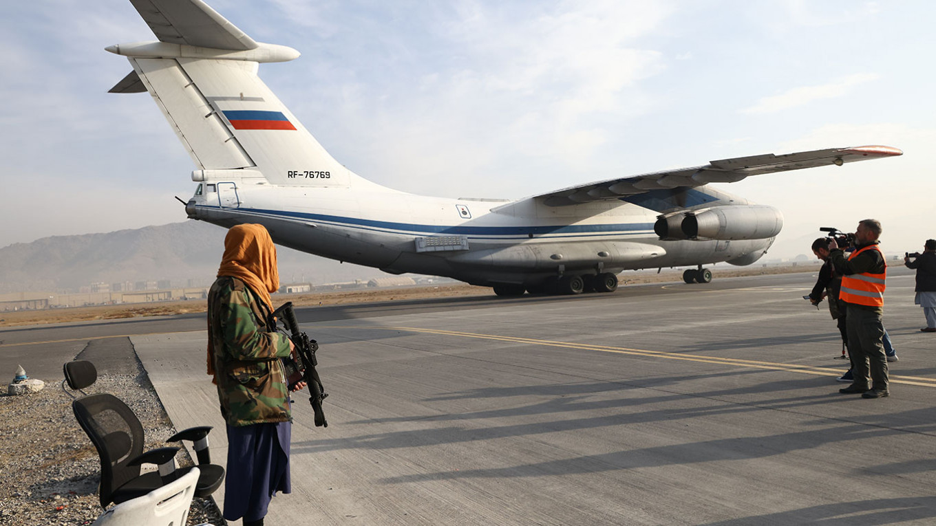 
					The Russian Air Force's Ilyushin Il-76 aircraft at Kabul airport.					 					Valery Sharifulin / TASS				