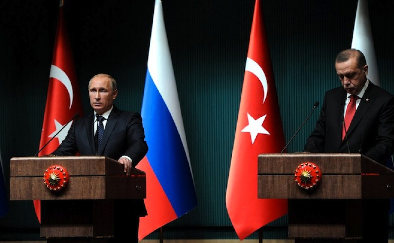 Communist Lawmakers Call on Putin to Revoke Turkey Treaty