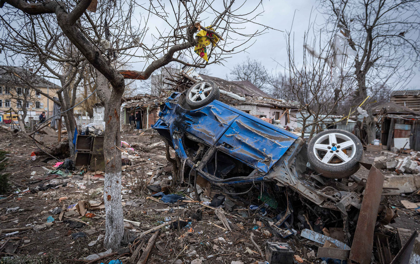 Ukraine&s Cities Destroyed by Russian Airstrikes With No End in Site