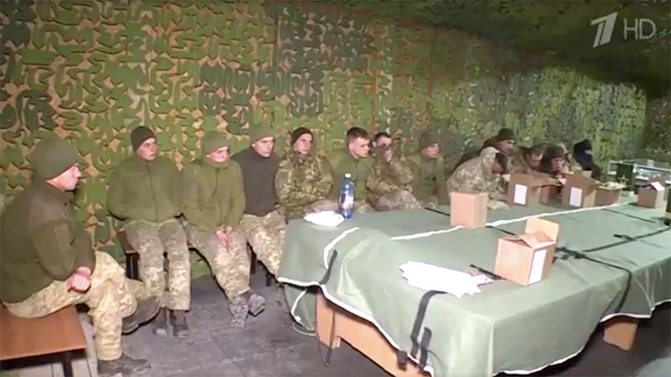 Rekaman FSB pasukan Pasukan Perbatasan Ukraina yang "terpencil" posisi mereka.  Pervy Kanal