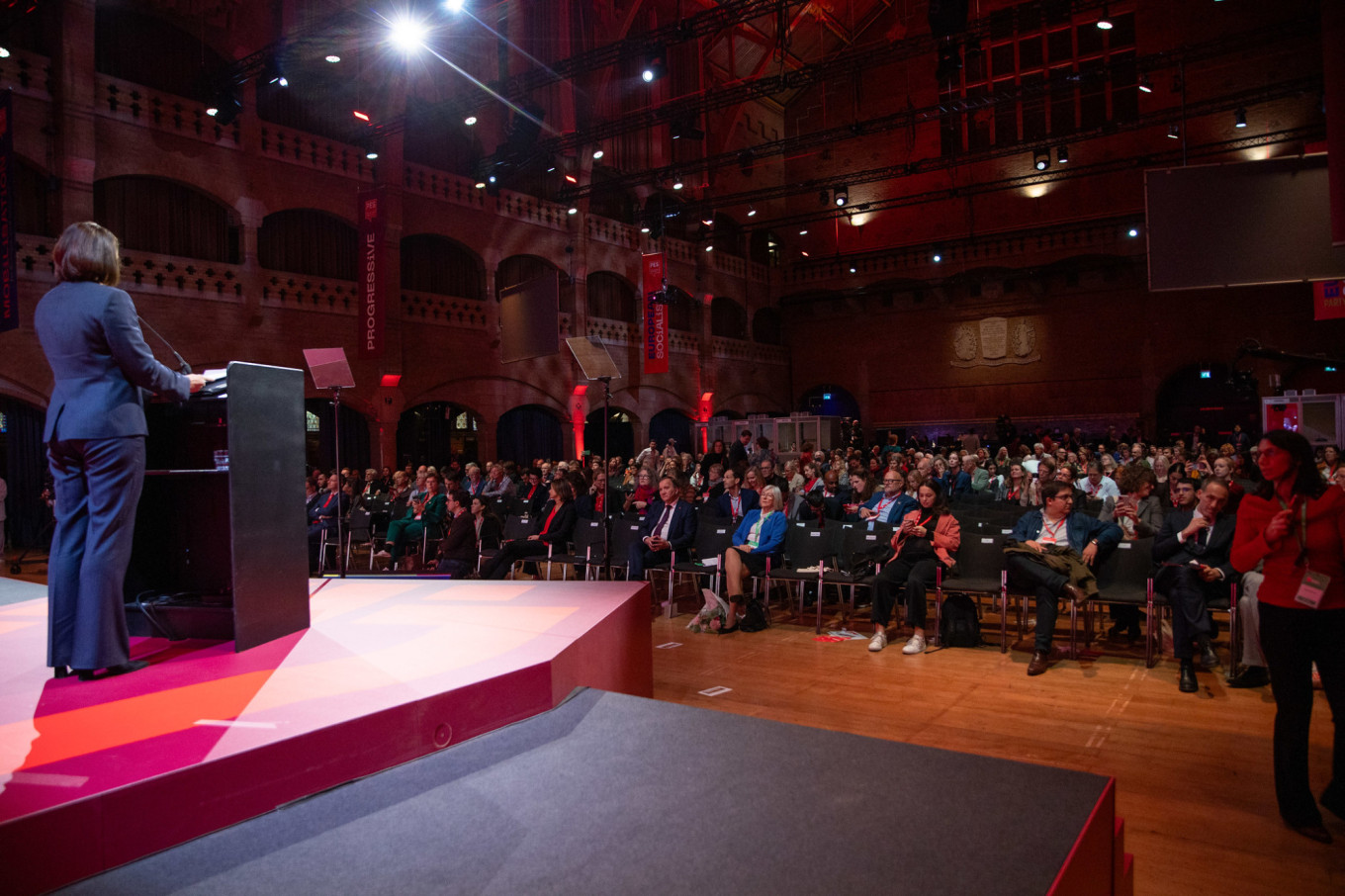 
					Sviatlana Tsikhanouskaya delivers a keynote speech during the Daring More Democracy panel at the PES Congress in The Netherlands.					 					Sviatlana Tsikhanouskaya's Office / flickr				