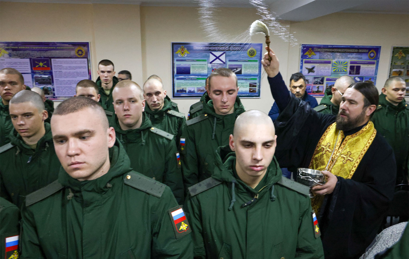 In Photos Russias Autumn Round Of Military Conscription Gets Underway The Moscow Times 