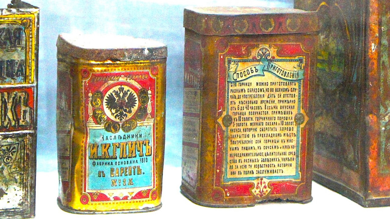 
					Cans of Sarepta mustard powder from Neitz's heir, merchant Johann Kaspar Glitch.					 					Exhibit at the Museum-Reserve of Staraya Sarepta. Photo courtesy of authors.				