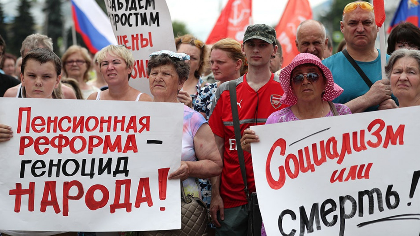 
					Putin's popularity ratings dipped sharply this summer after the governent raised Russians' retirement age.					 					Vladimir Smirnov / TASS				